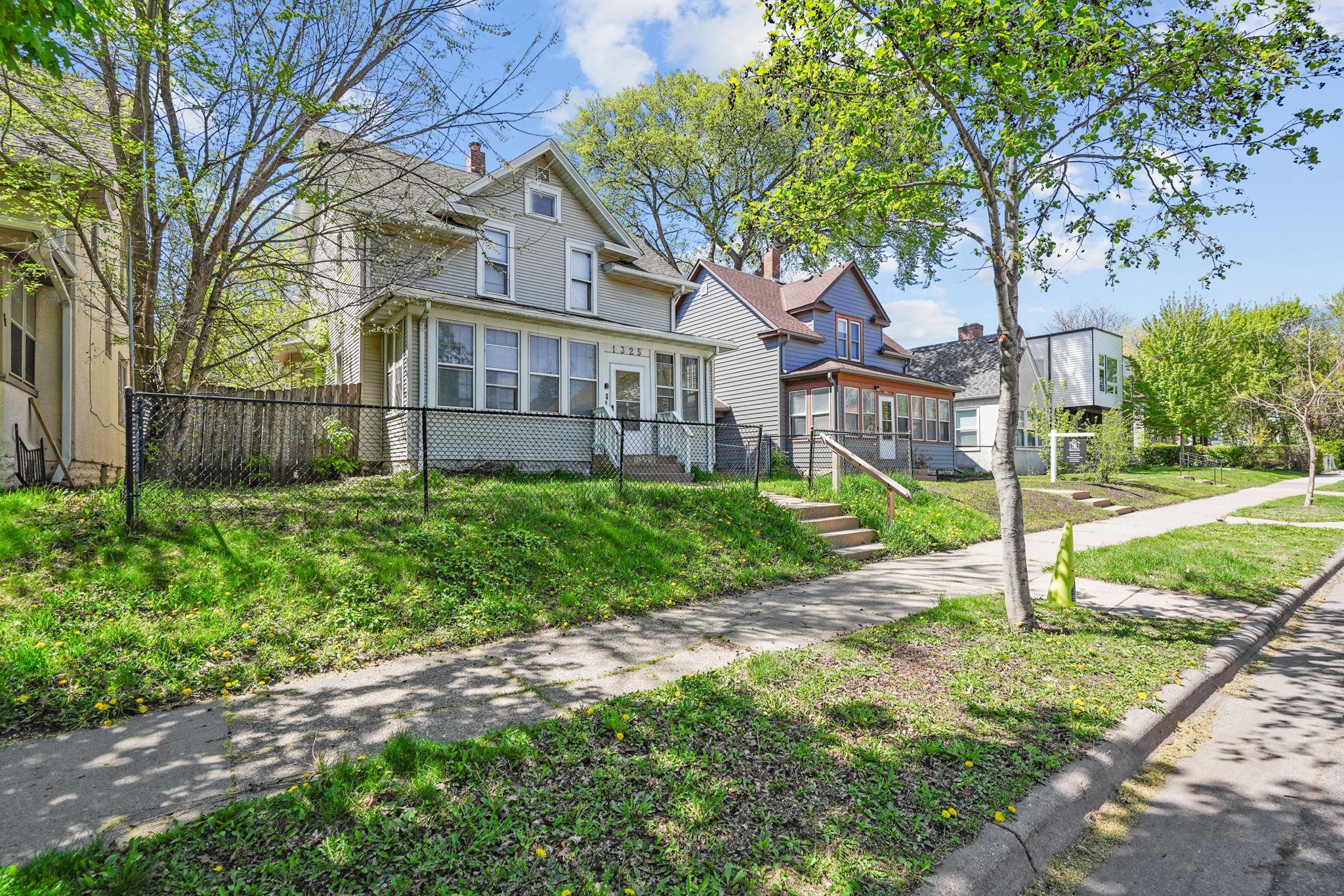 2-web-or-mls-1325 N Newton-1.jpg