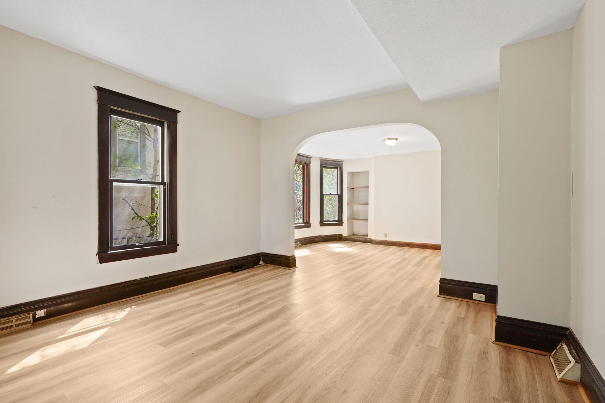 17-web-or-mls-1325 N Newton-17.jpg