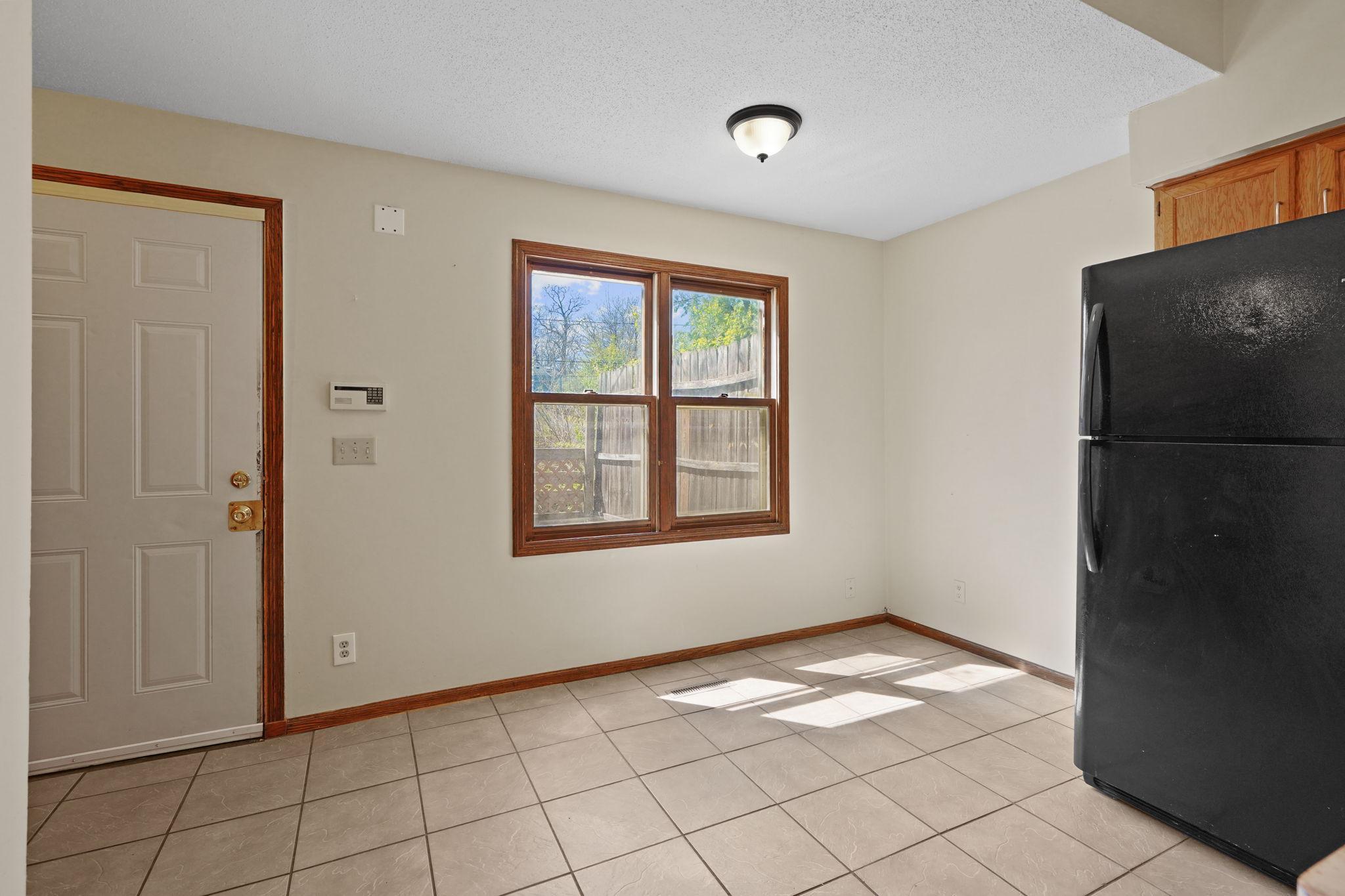27-web-or-mls-1325 N Newton-27.jpg
