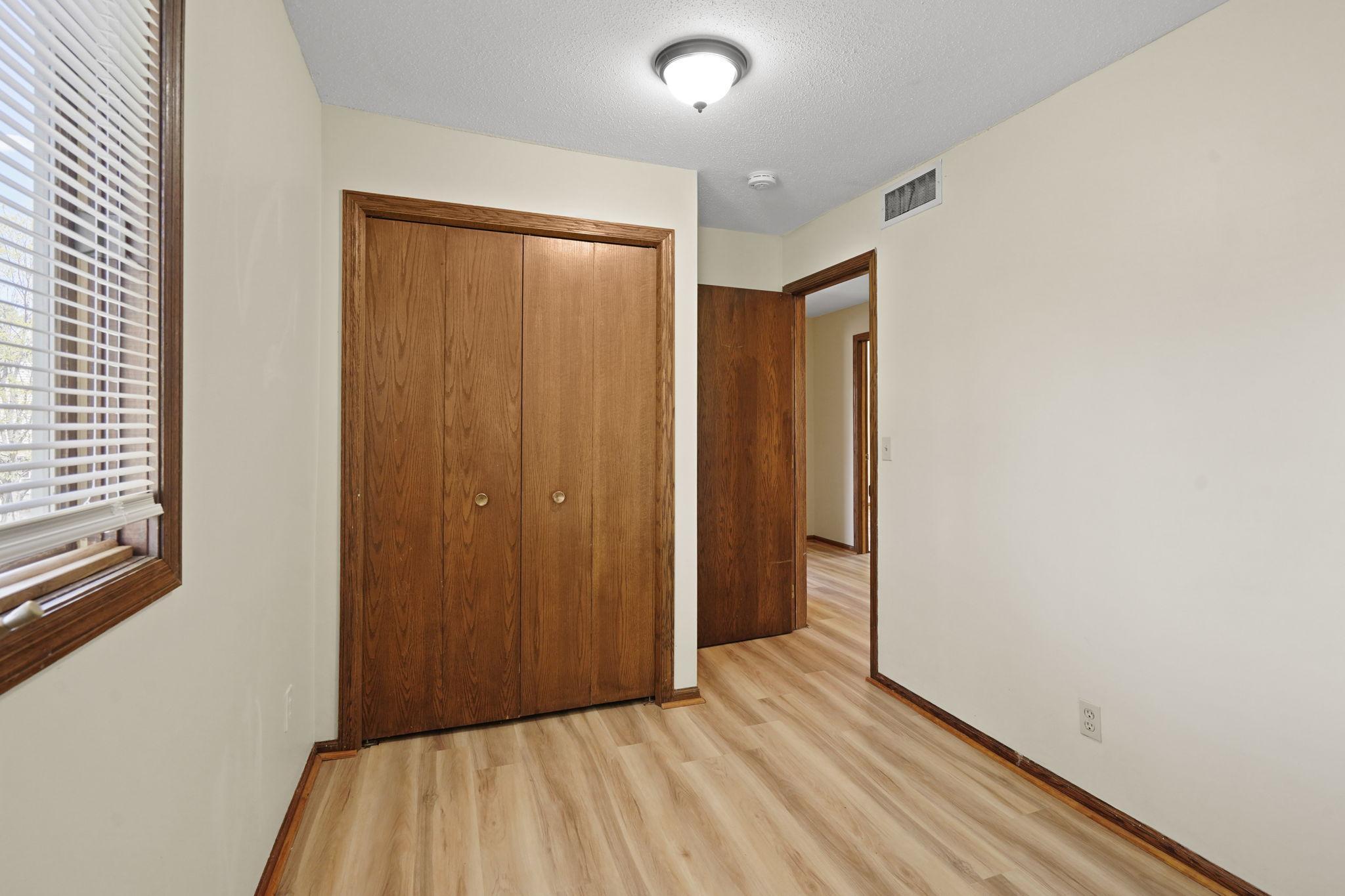 38-web-or-mls-1325 N Newton-38.jpg