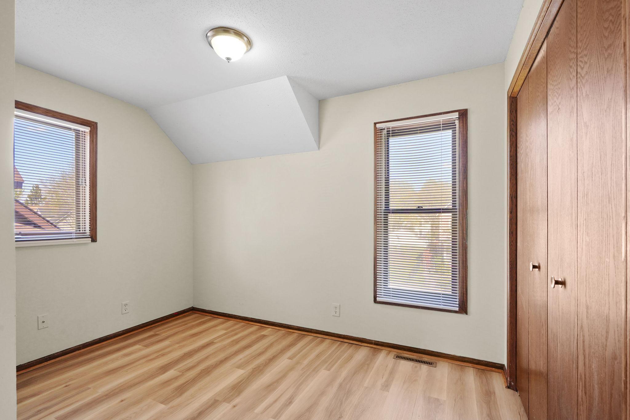 35-web-or-mls-1325 N Newton-35.jpg