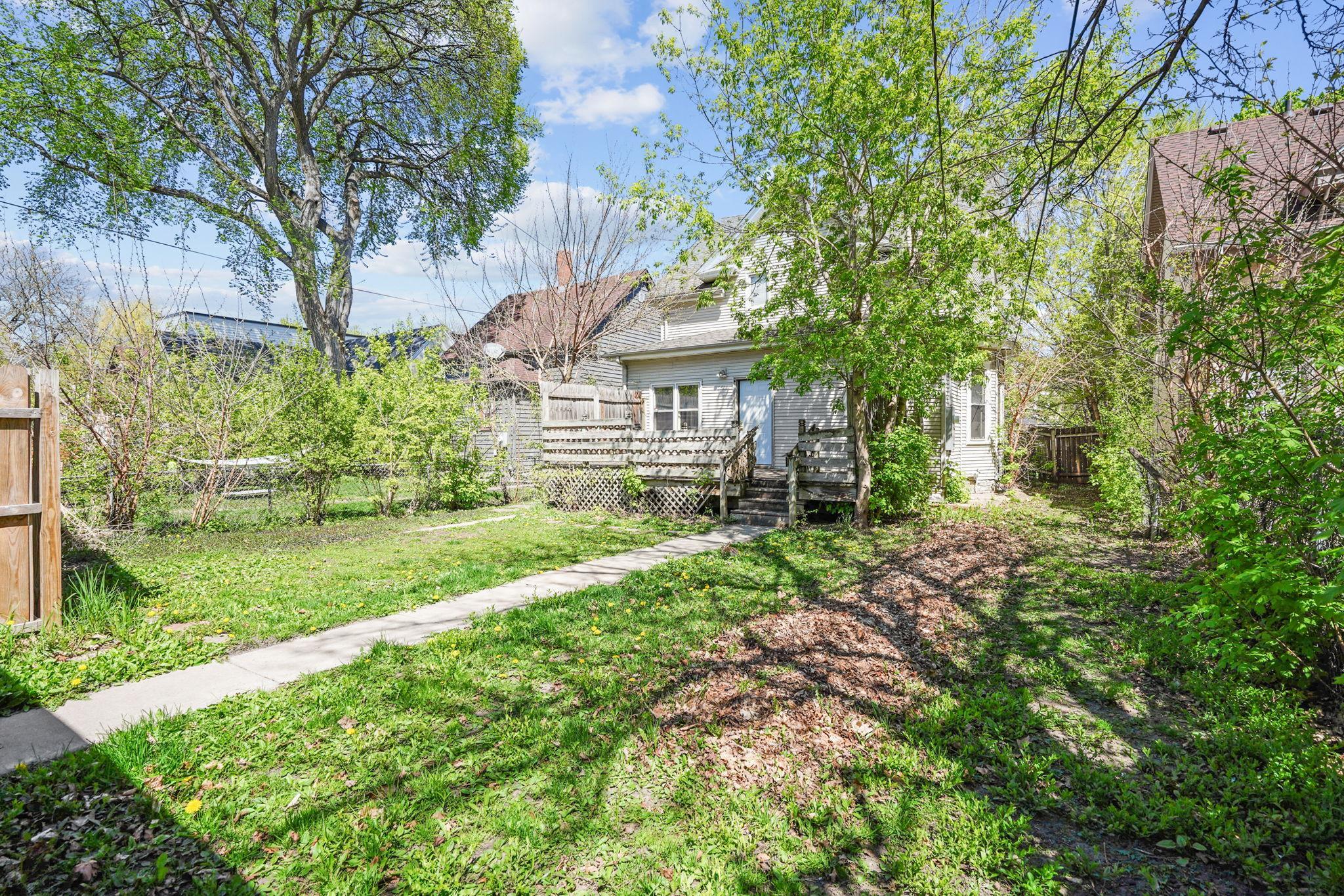 9-web-or-mls-1325 N Newton-9.jpg