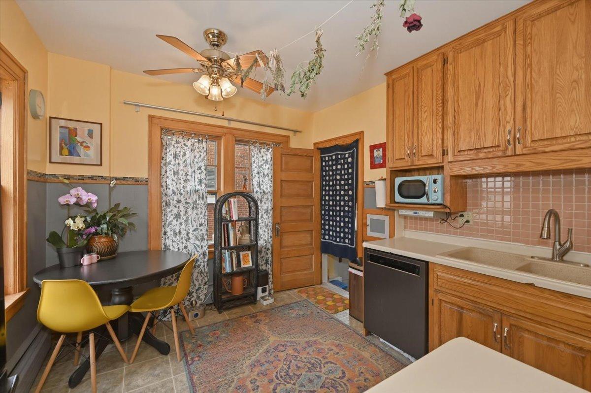 Eat-in kitchen.