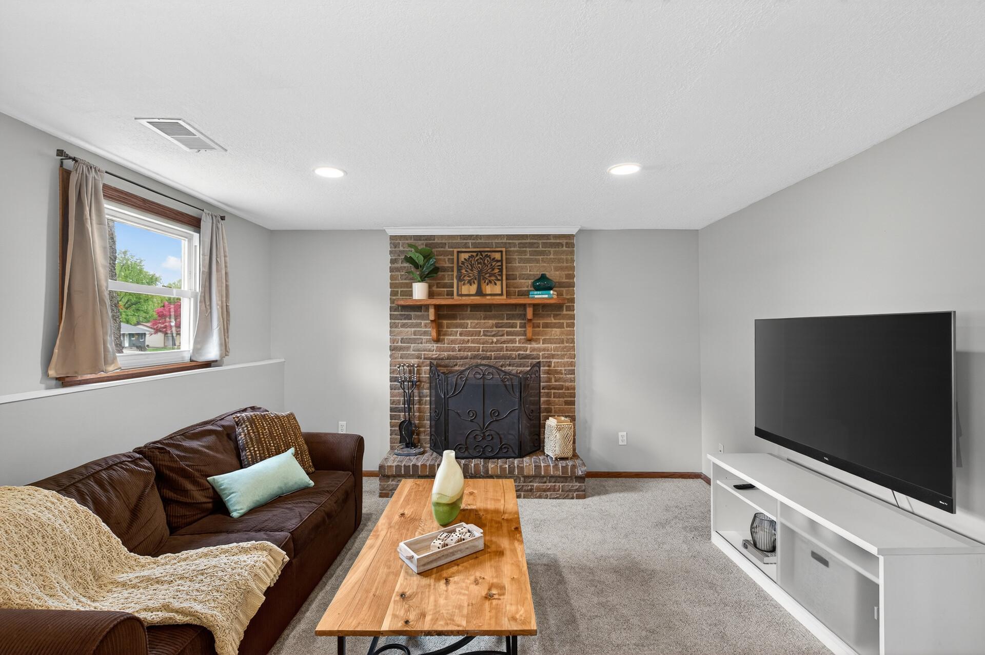 Big and Bright LL Family Room