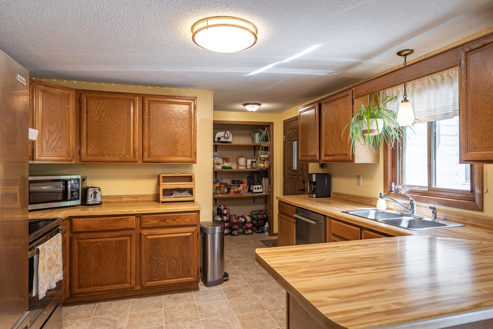 Open kitchen/dining area