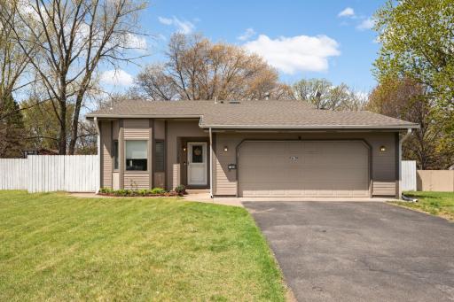 11644 Oak Park Drive NE, Minneapolis, MN 55434
