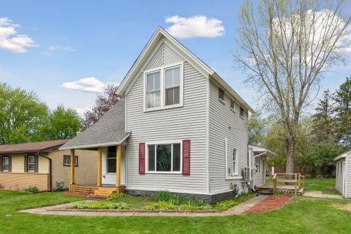 2587 2nd Avenue East - Spacecrafting - 0003.jpg