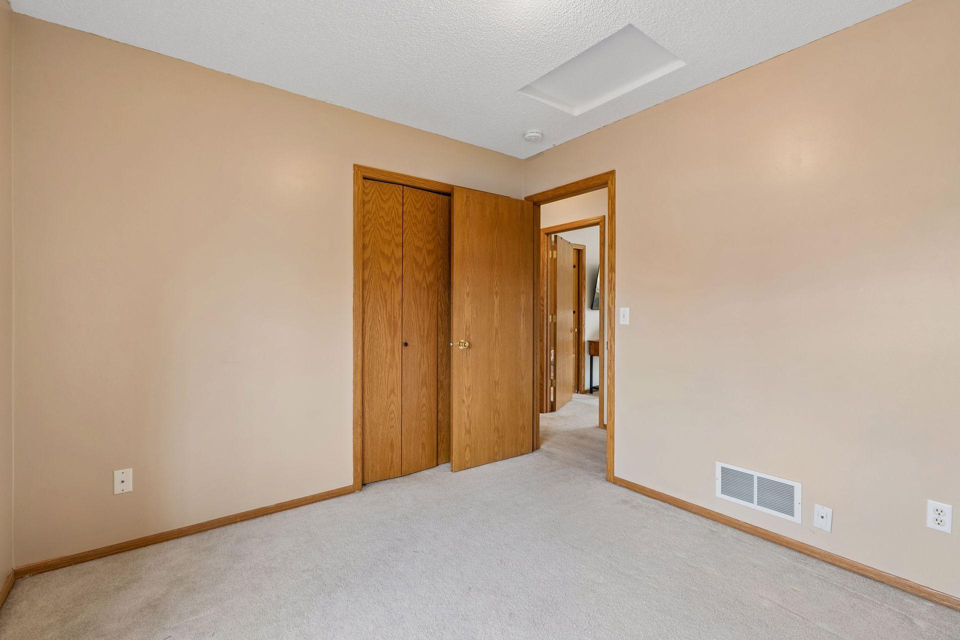 Second bedroom.