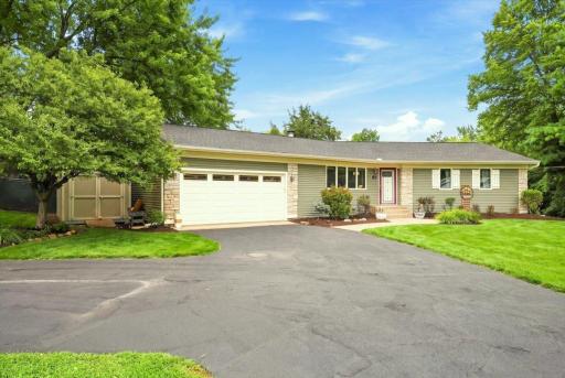 57 Quamwell Avenue S, Lakeland, MN 55043