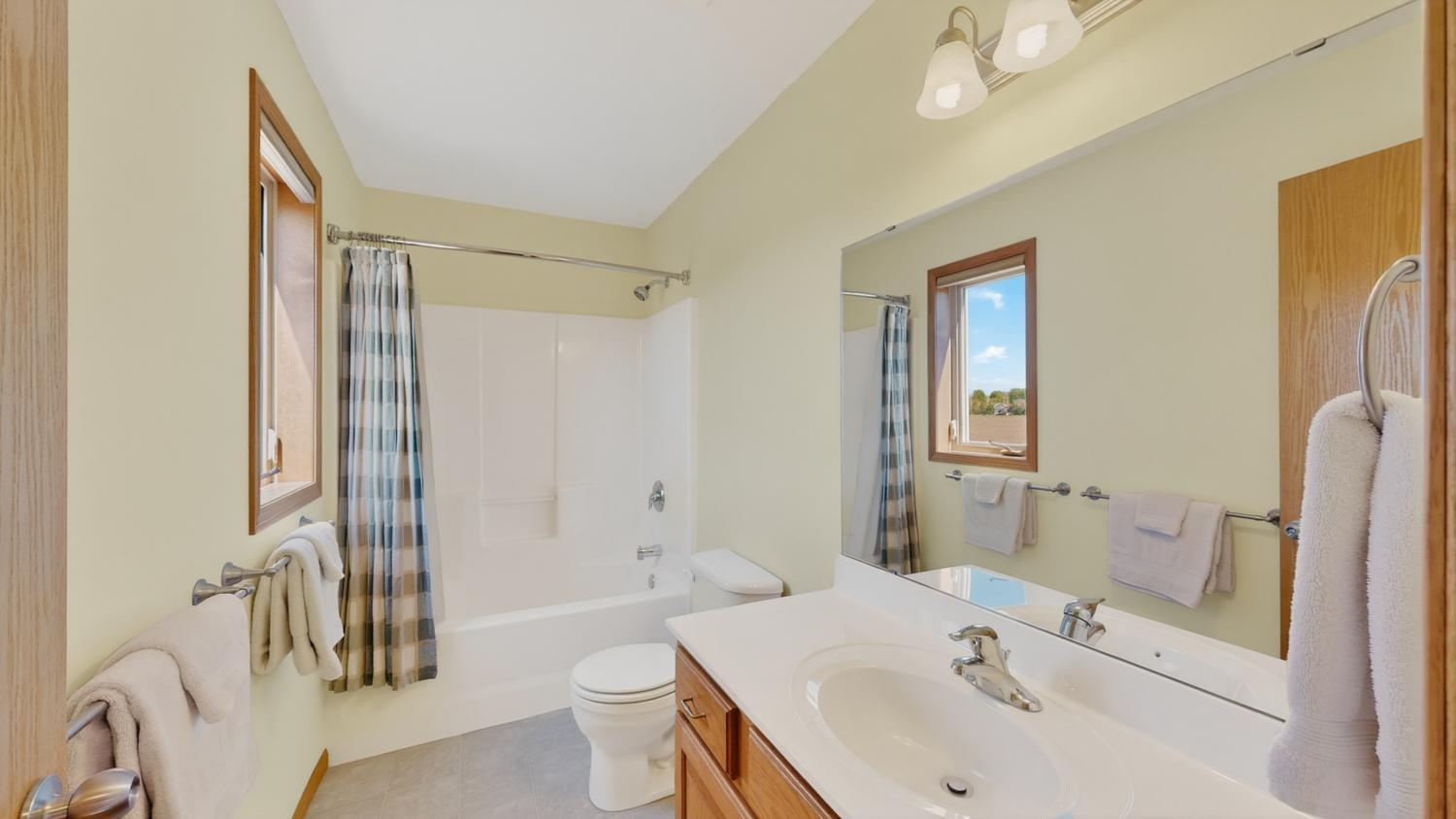 Full bath upper
