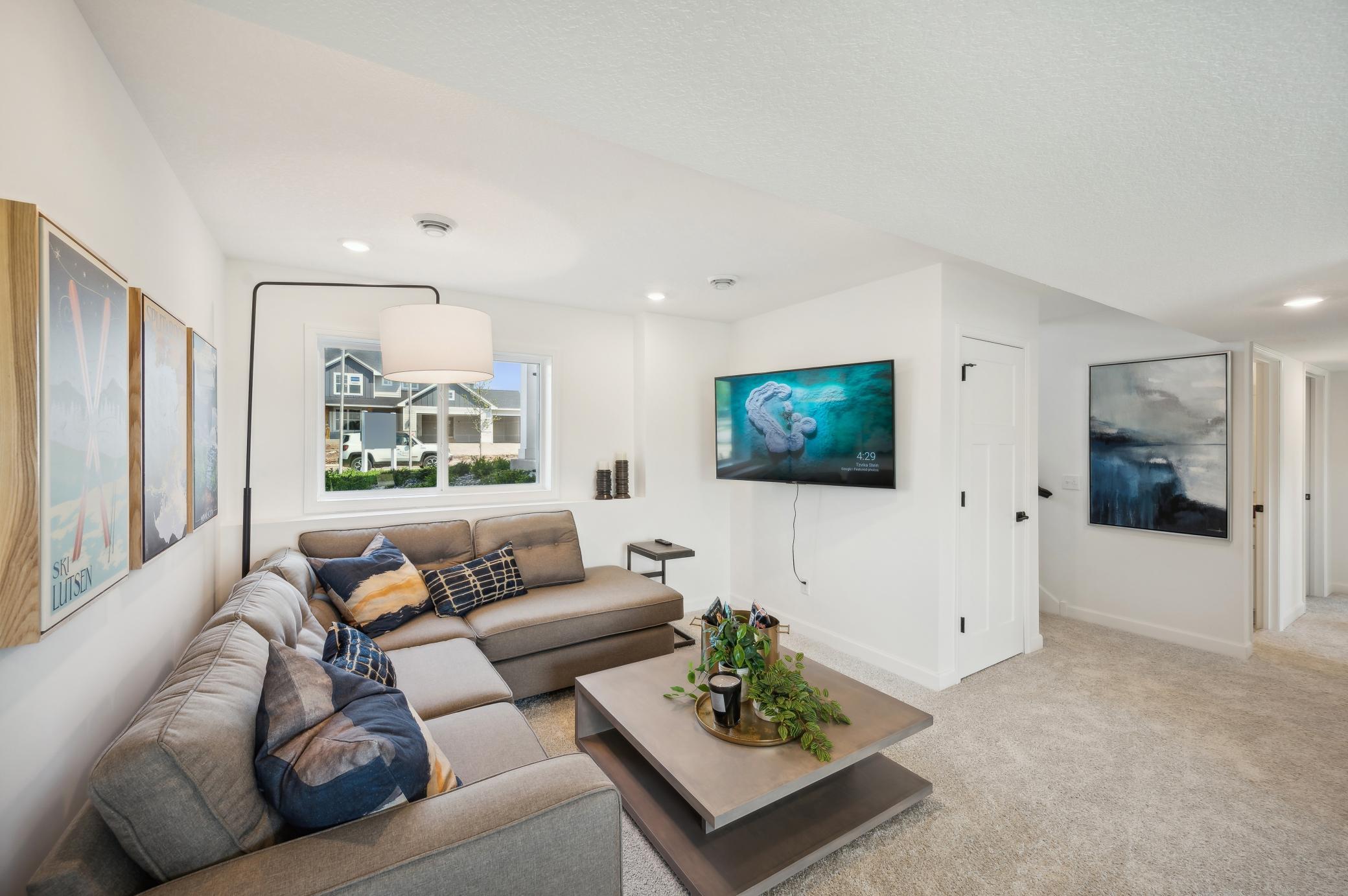 (Photo of a model home, actual finishes may vary)