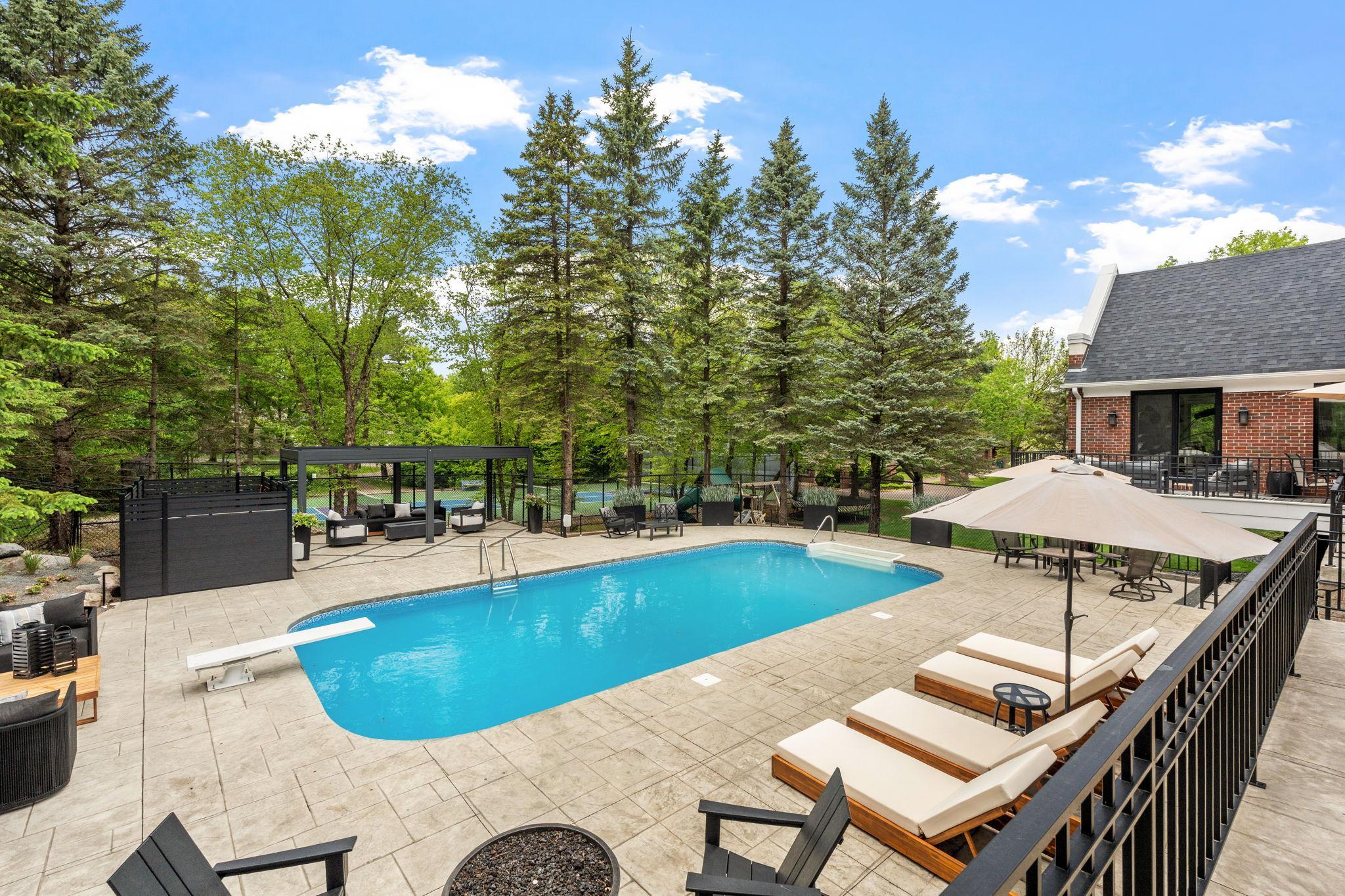 11-web-or-mls-3554 Fairway Ct-11.jpg