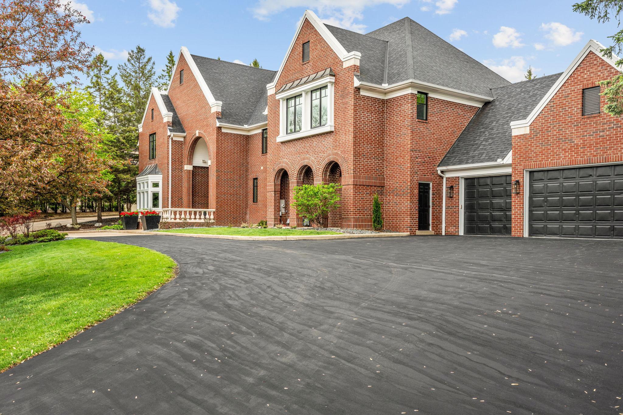 4-web-or-mls-3554 Fairway Ct-4.jpg