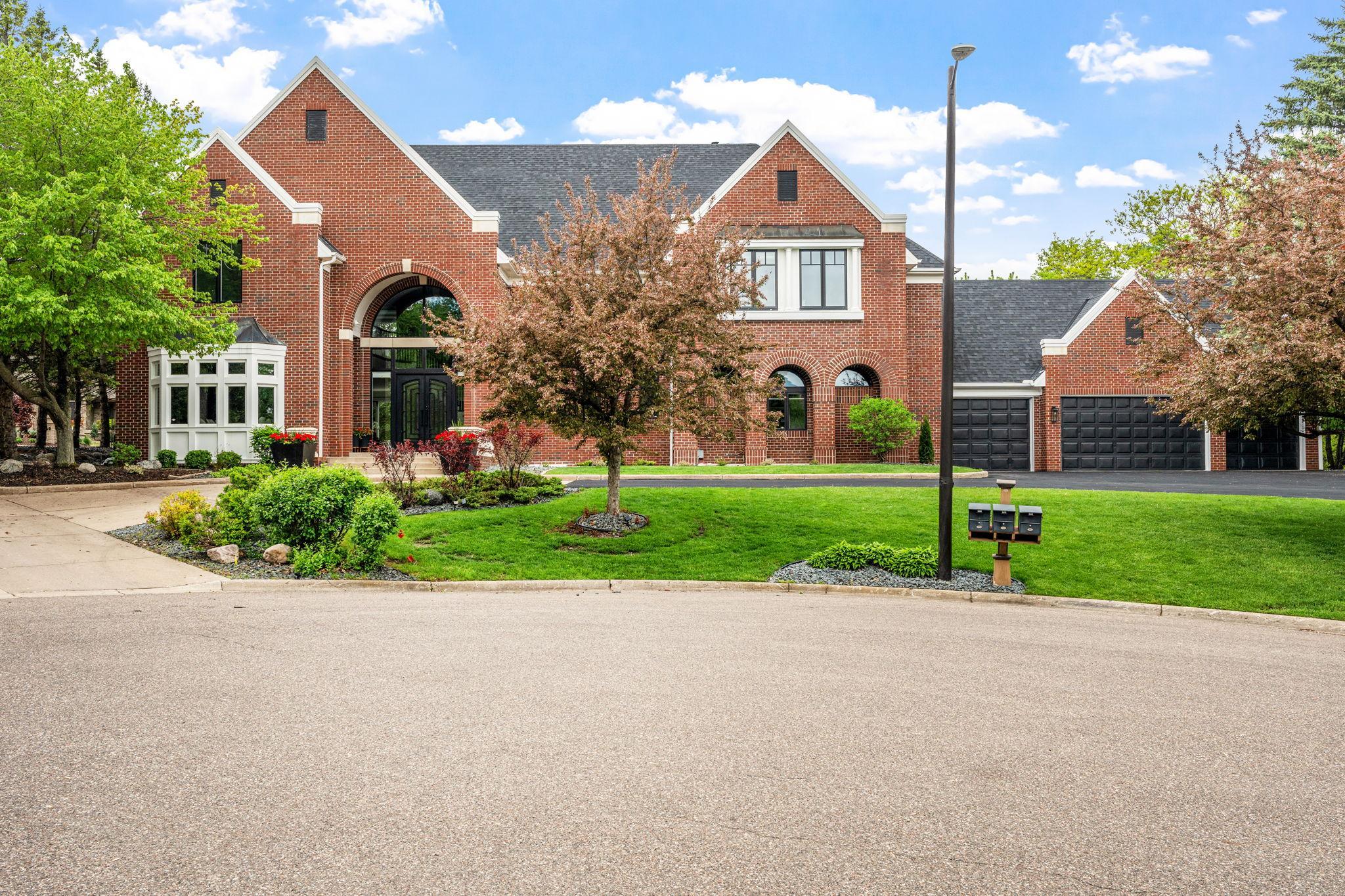 1-web-or-mls-3554 Fairway Ct-1.jpg
