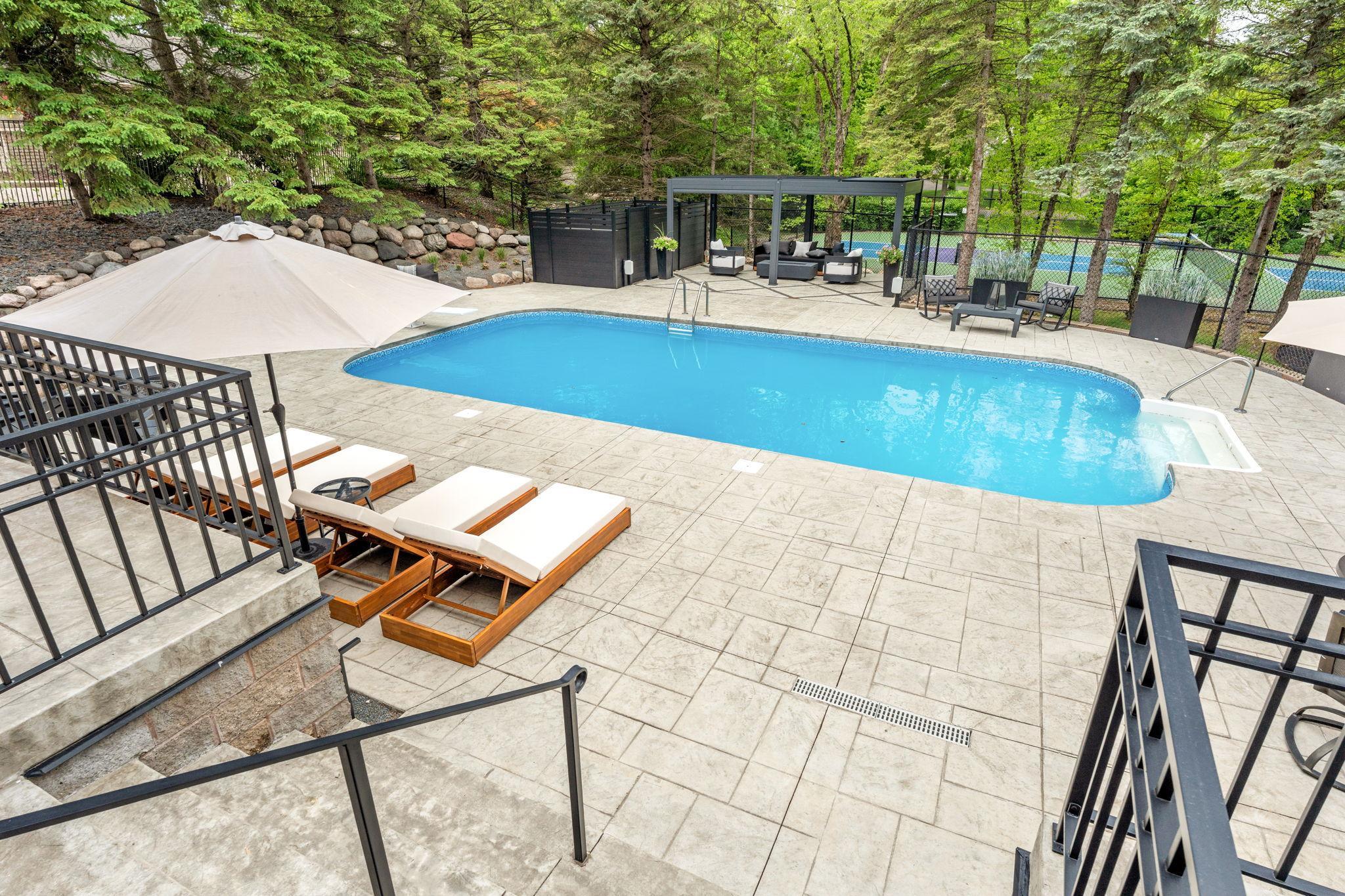 18-web-or-mls-3554 Fairway Ct-18.jpg