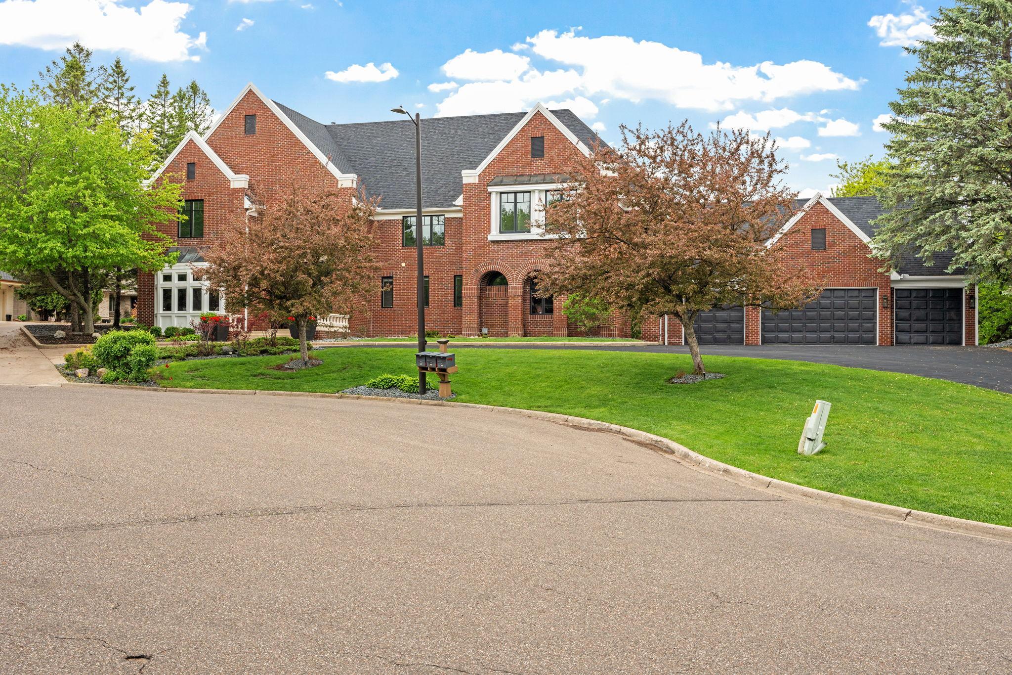2-web-or-mls-3554 Fairway Ct-2.jpg