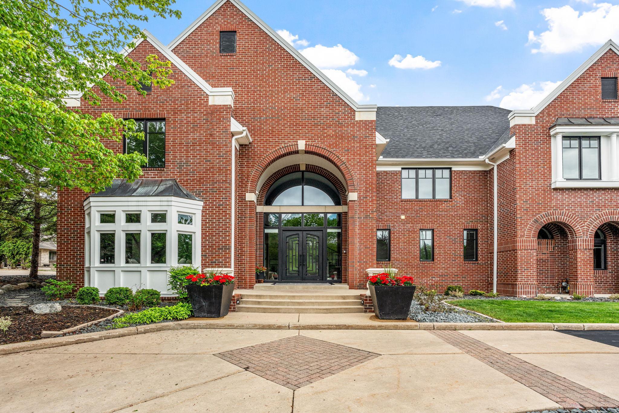 7-web-or-mls-3554 Fairway Ct-7.jpg