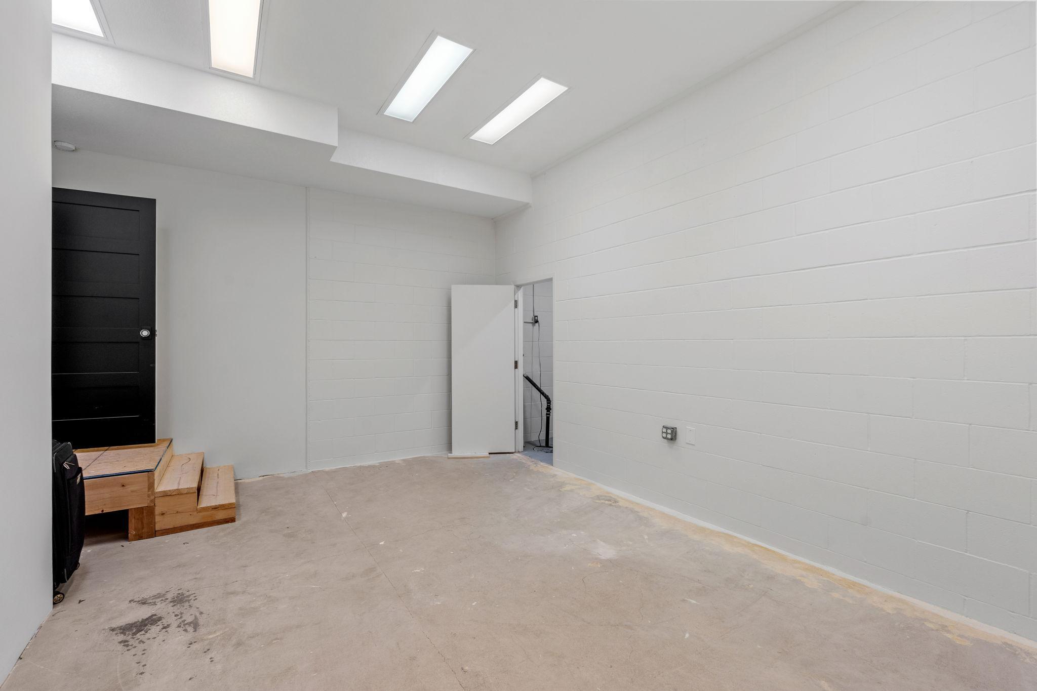 191-web-or-mls-3554 Fairway Ct-191.jpg