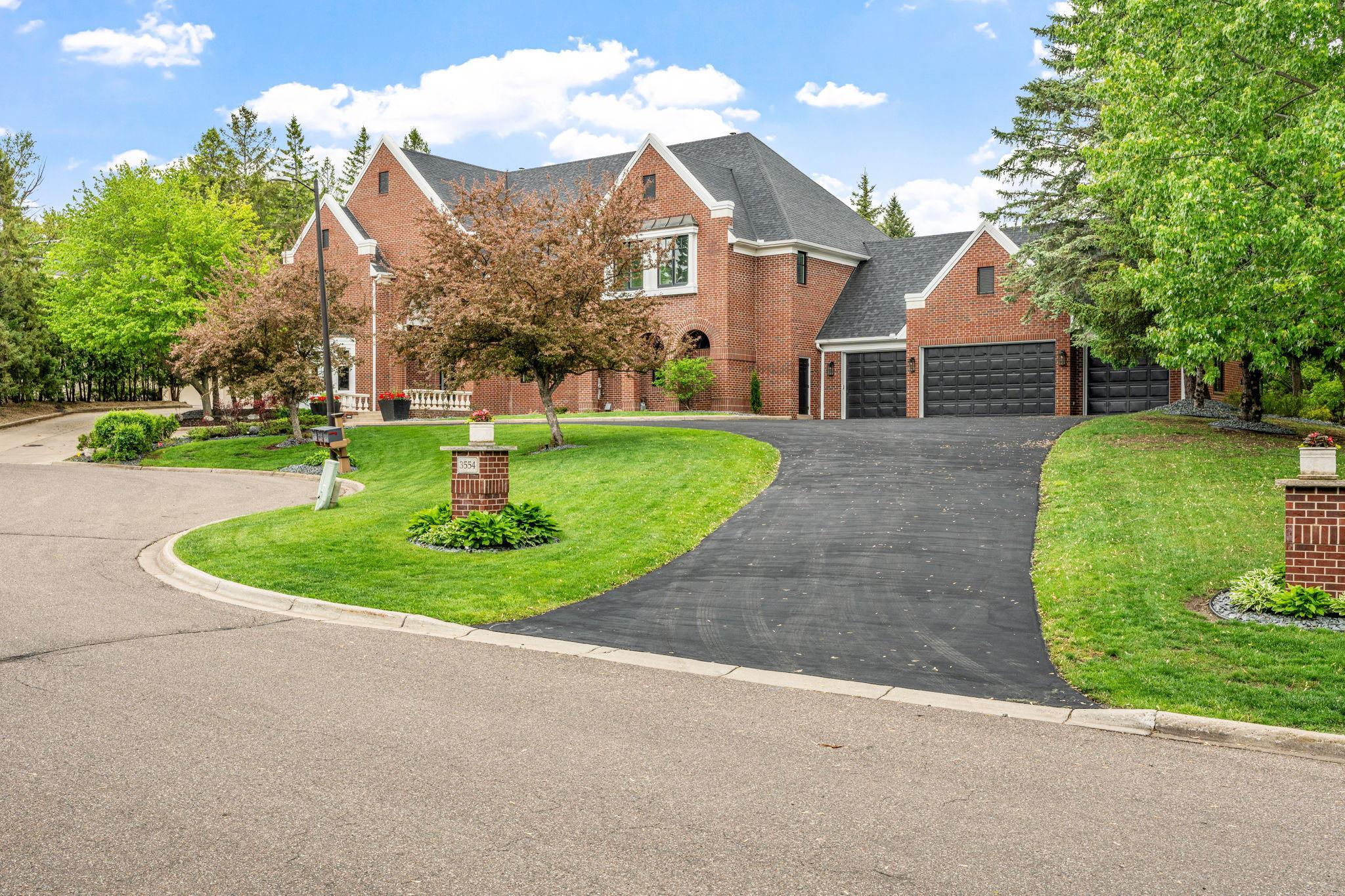 3-web-or-mls-3554 Fairway Ct-3.jpg