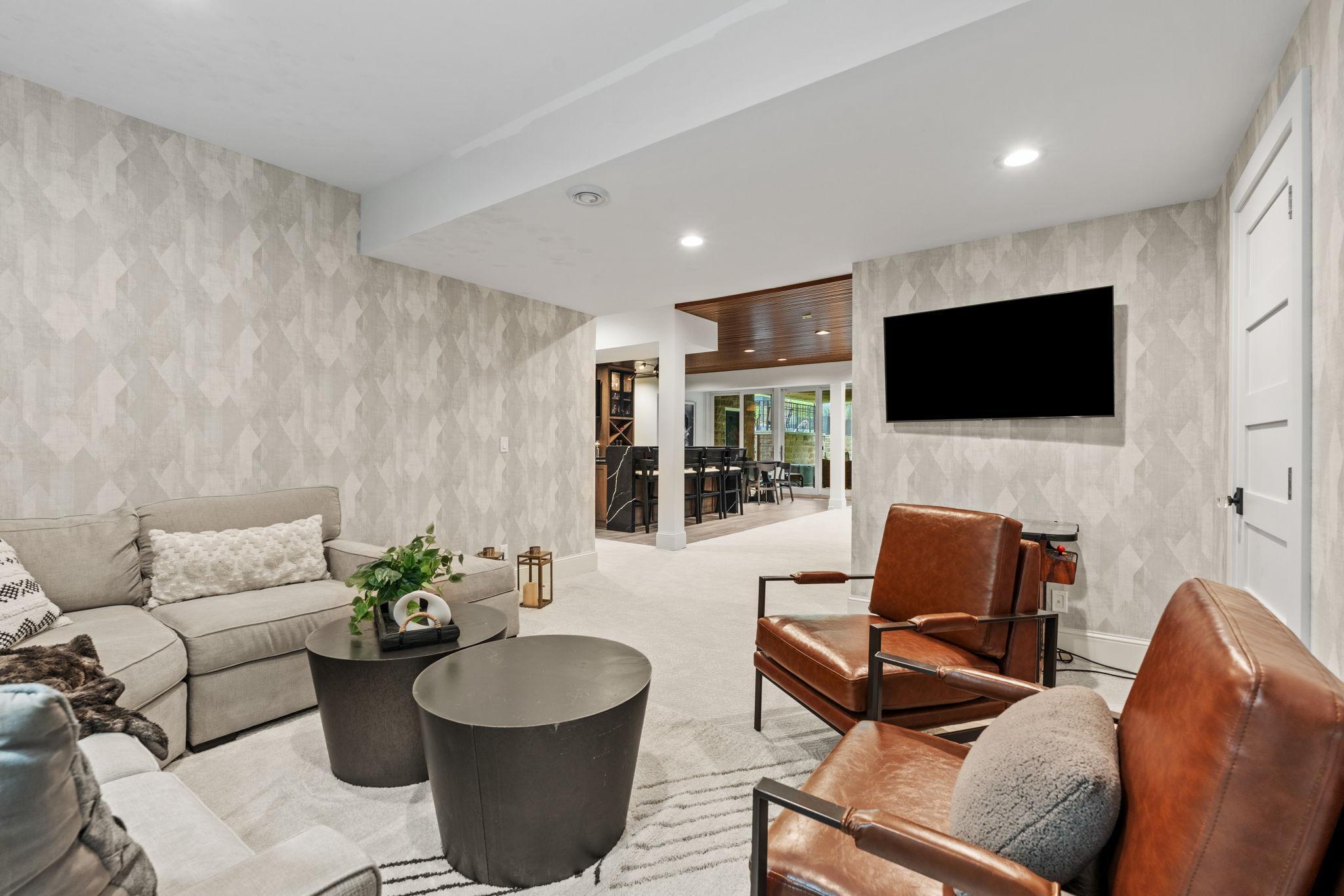 181-web-or-mls-3554 Fairway Ct-181.jpg