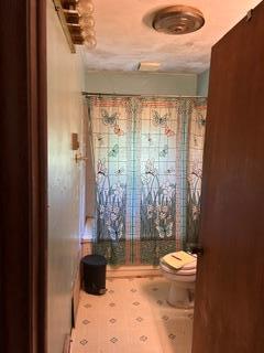Main floor full bath