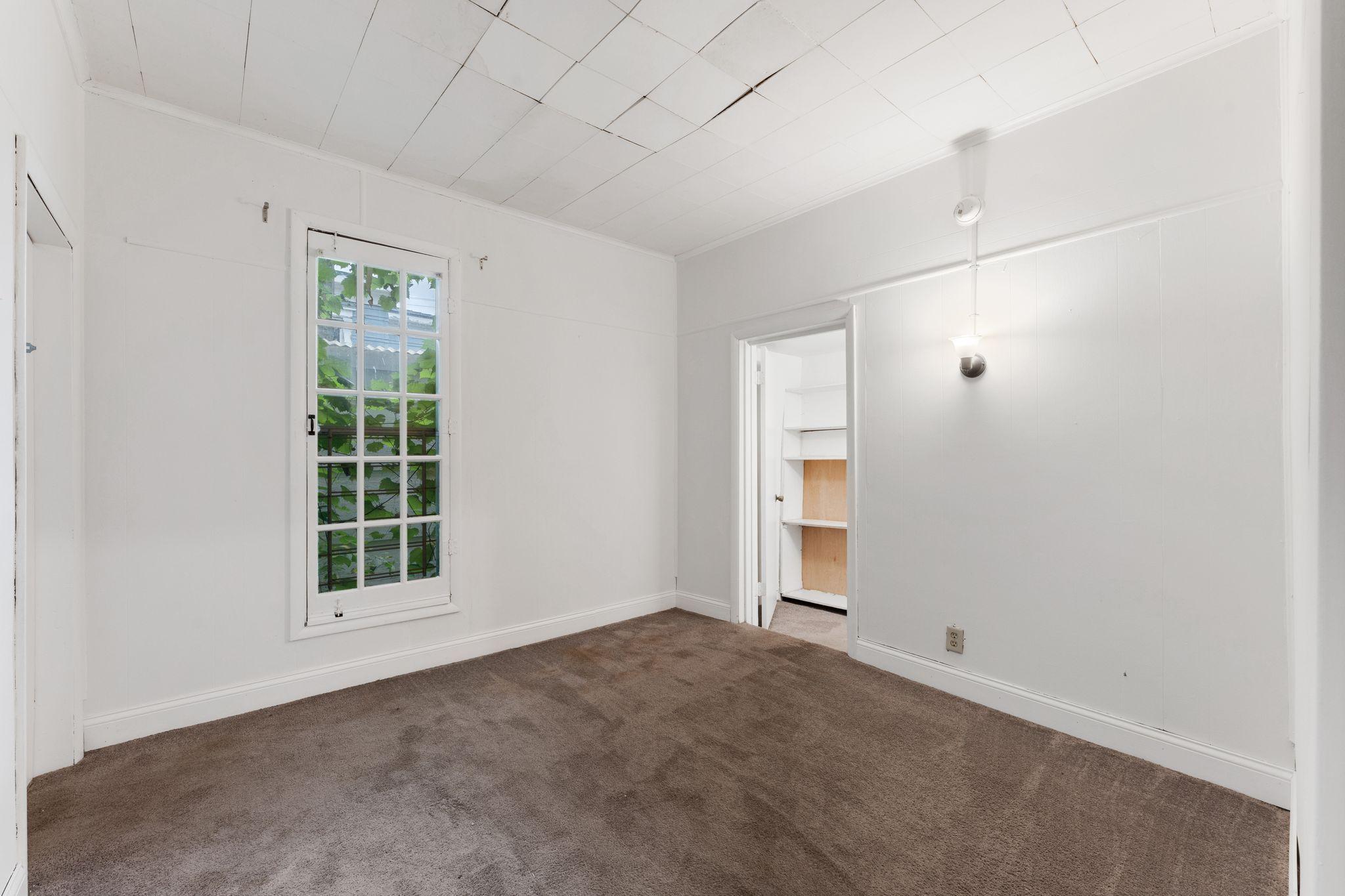 Unit 1 - Flex Space / Bedroom / Office / Den