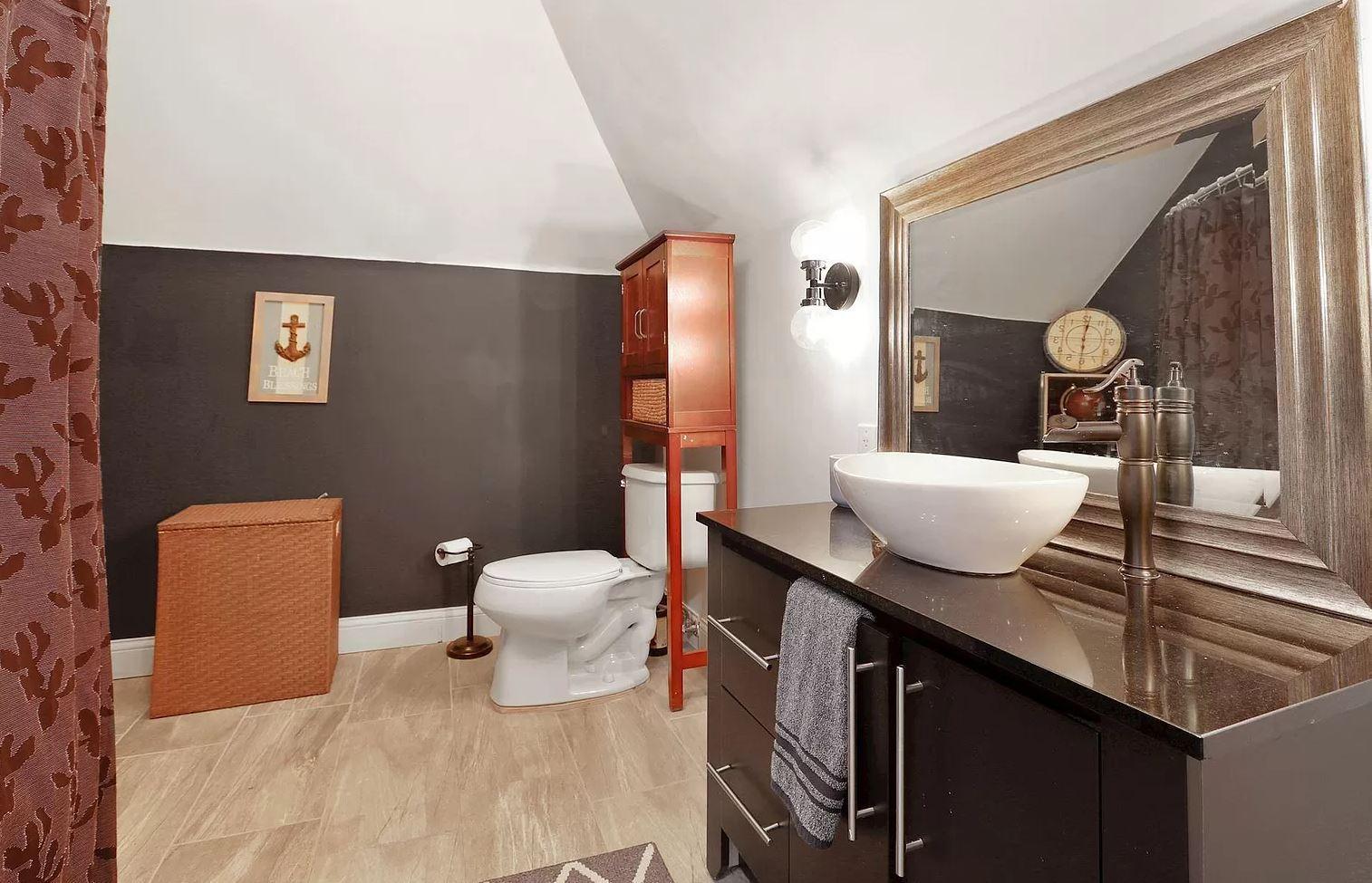 Unit 2 - Bathroom