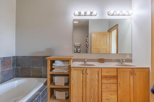 S3565 Rooster Ridge Lane, Fountain City, WI 54629