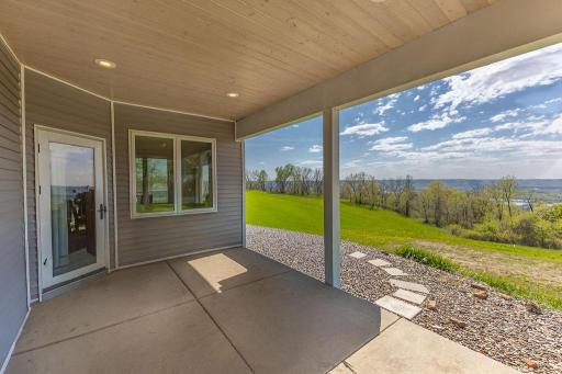 S3565 Rooster Ridge Lane, Fountain City, WI 54629