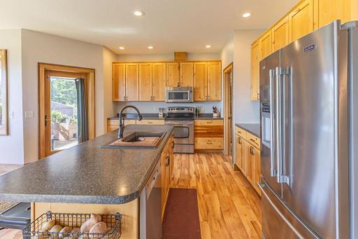 S3565 Rooster Ridge Lane, Fountain City, WI 54629