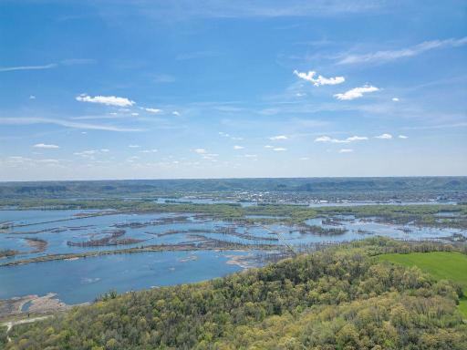 S3565 Rooster Ridge Lane, Fountain City, WI 54629
