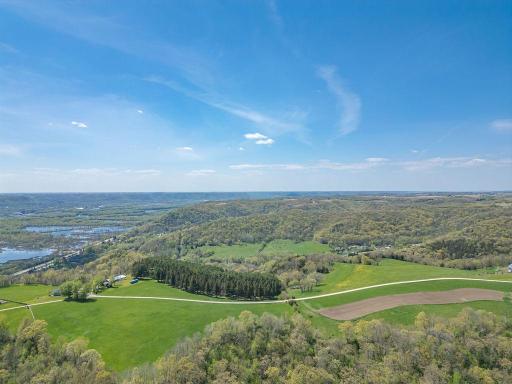 S3565 Rooster Ridge Lane, Fountain City, WI 54629