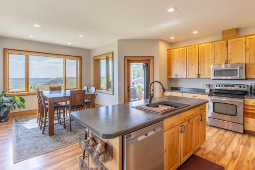 S3565 Rooster Ridge Lane, Fountain City, WI 54629