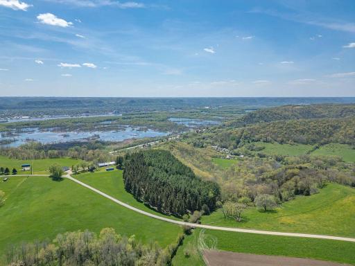 S3565 Rooster Ridge Lane, Fountain City, WI 54629