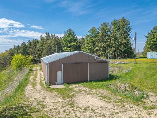S3565 Rooster Ridge Lane, Fountain City, WI 54629