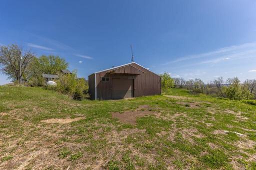 S3565 Rooster Ridge Lane, Fountain City, WI 54629