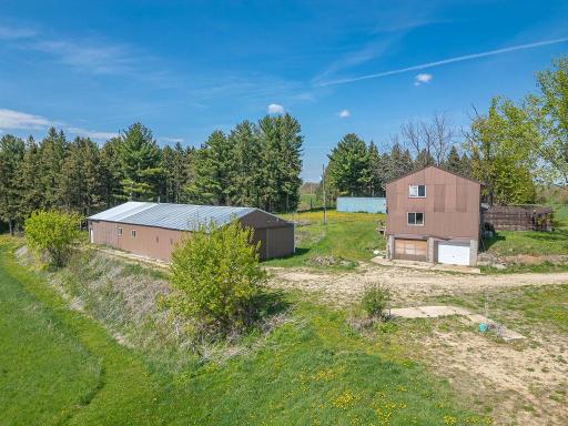 S3565 Rooster Ridge Lane, Fountain City, WI 54629