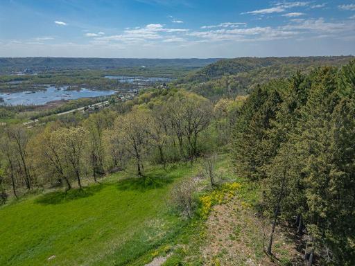 S3565 Rooster Ridge Lane, Fountain City, WI 54629