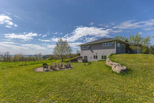 S3565 Rooster Ridge Lane, Fountain City, WI 54629