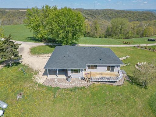 S3565 Rooster Ridge Lane, Fountain City, WI 54629