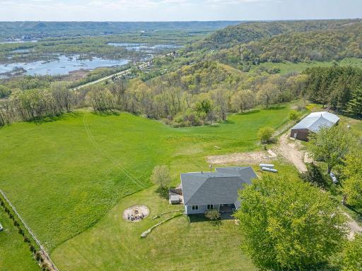 S3565 Rooster Ridge Lane, Fountain City, WI 54629