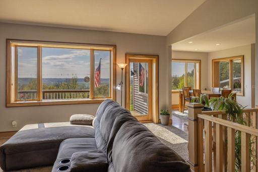 S3565 Rooster Ridge Lane, Fountain City, WI 54629