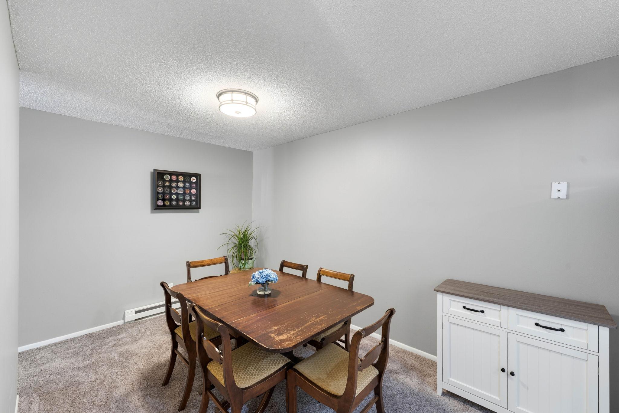 6-web-or-mls-300-shelard-pkwy.jpg