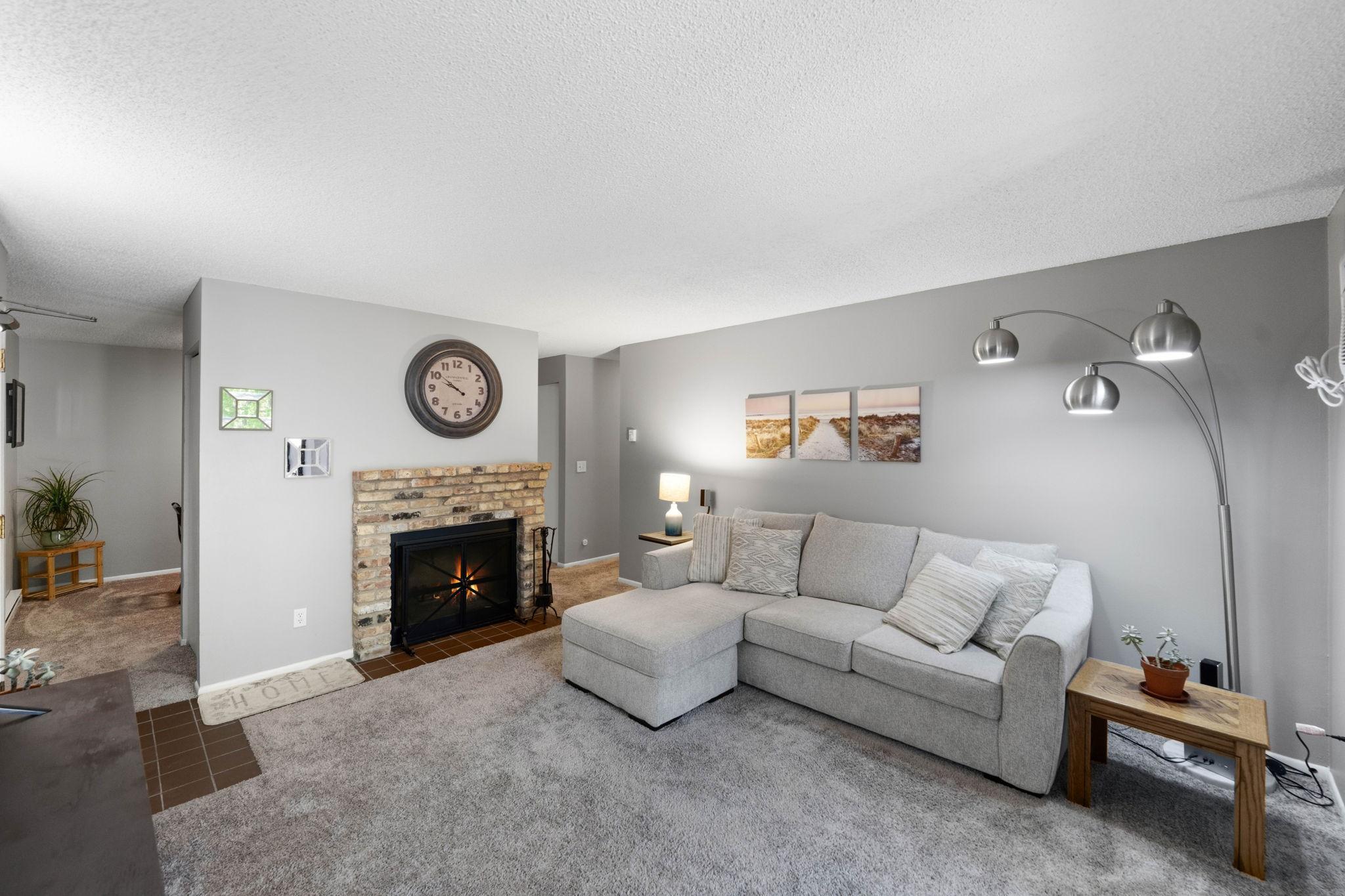 2-web-or-mls-300-shelard-pkwy.jpg
