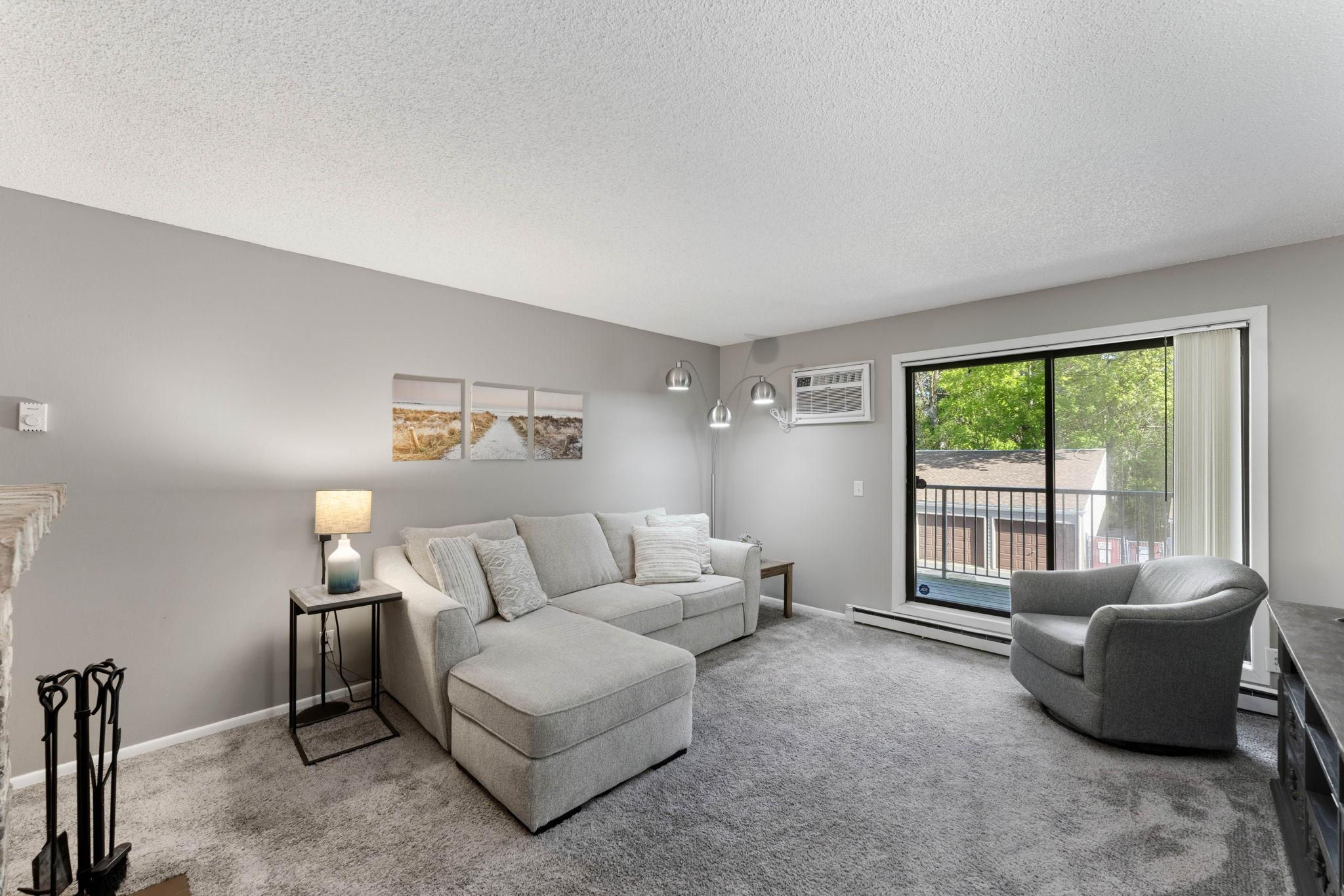 1-web-or-mls-300-shelard-pkwy.jpg