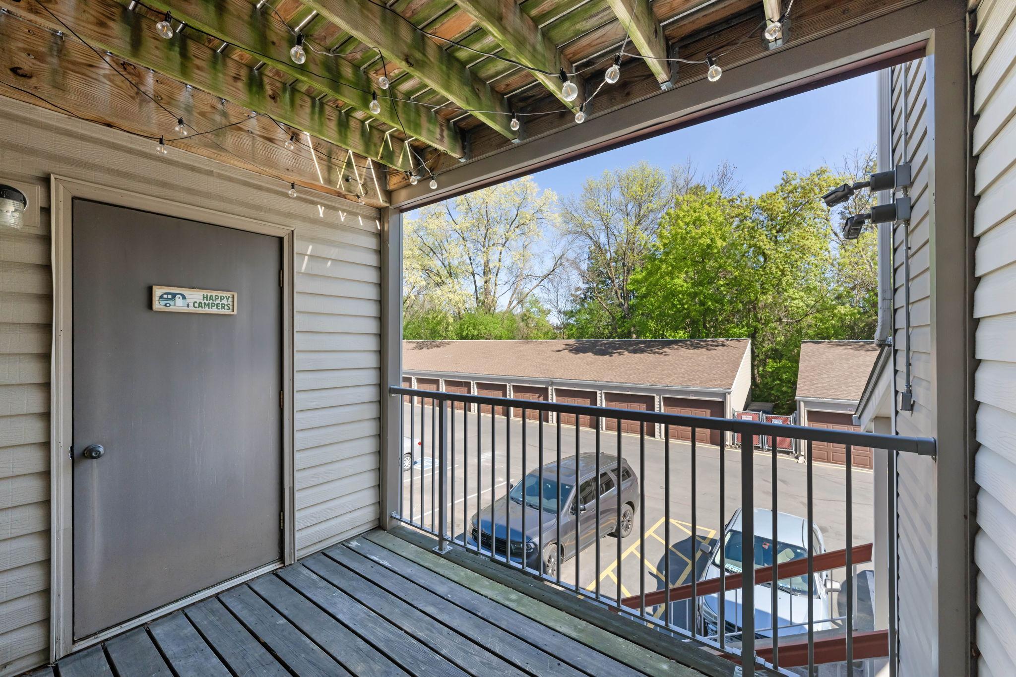 5-web-or-mls-300-shelard-pkwy.jpg