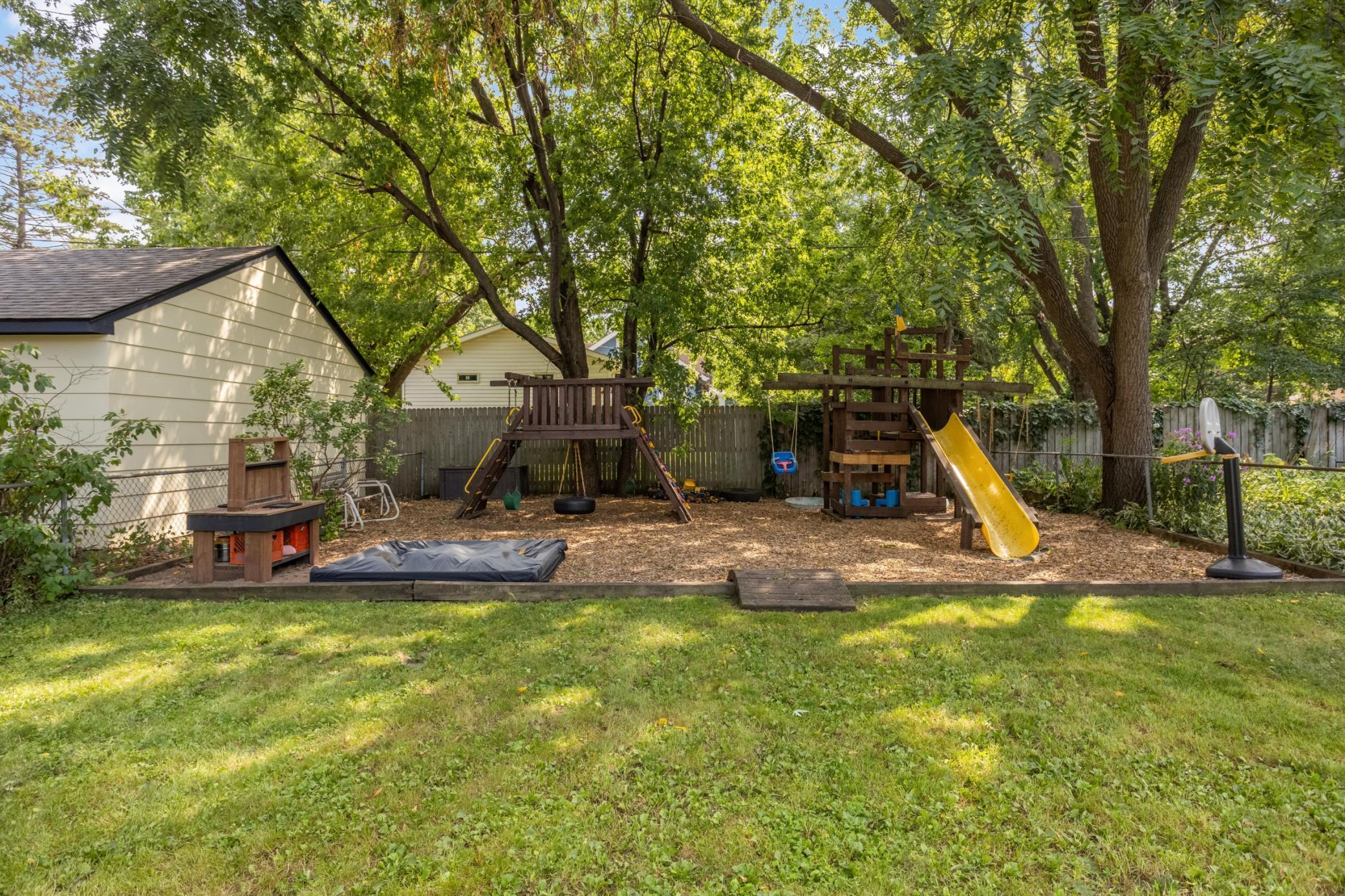 Very nice play area for the kids to enjoy!
