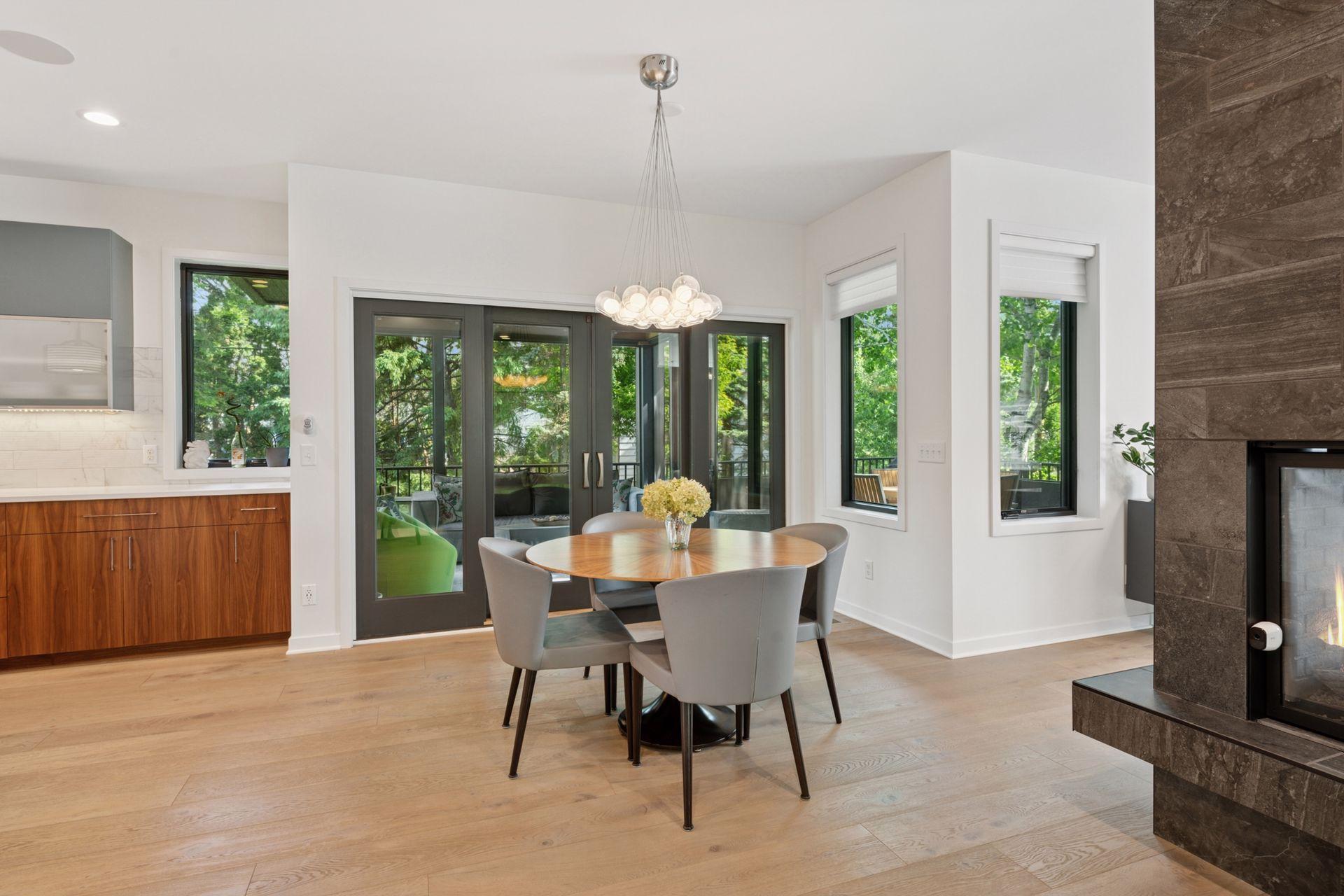Informal dining off the kitchen