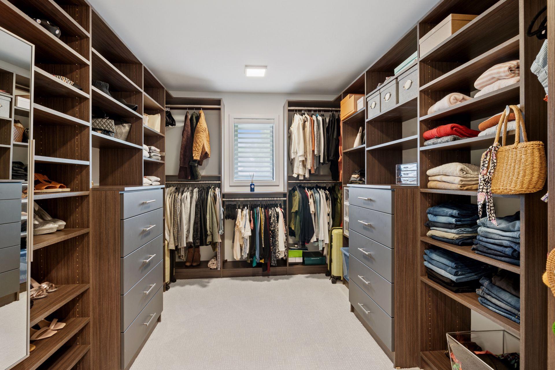Primary wardrobe room