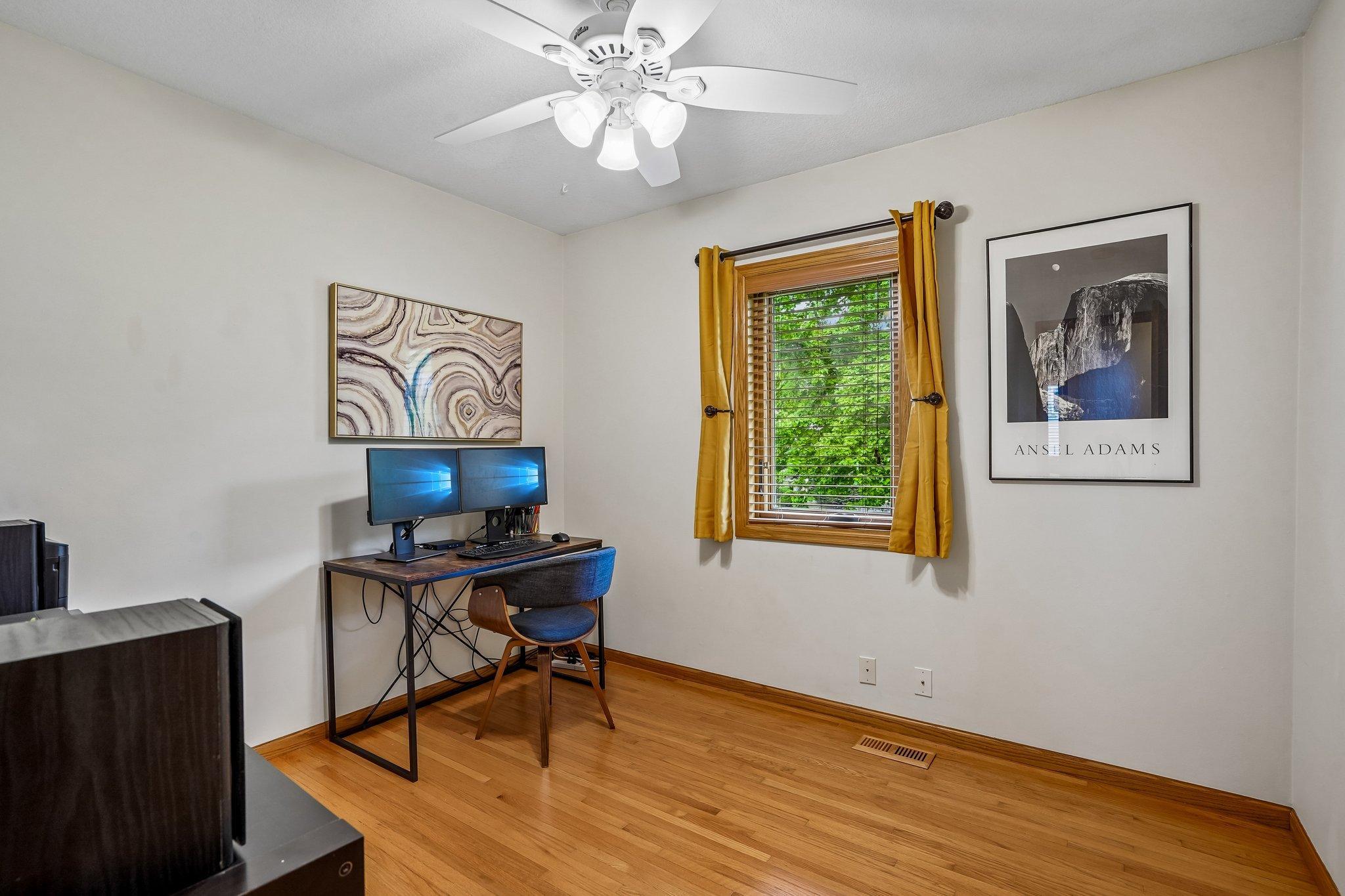 40-web-or-mls-Laurene Ave-S1905-040.jpg